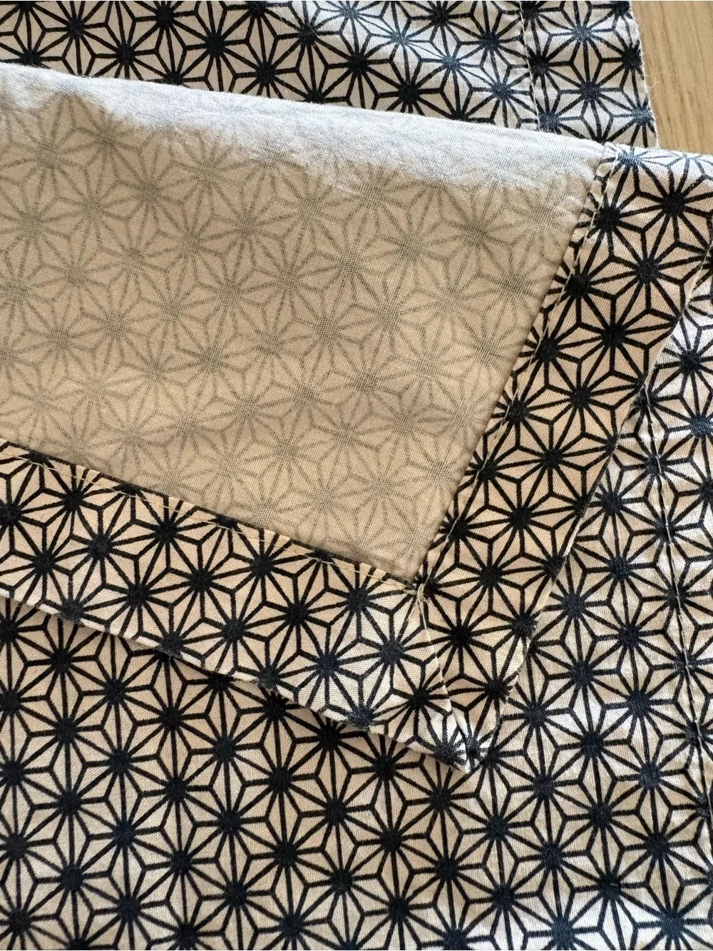 Crate & Barrel Vintage Akira Cloth Napkins Geometric Color Set of 4 Cream Black